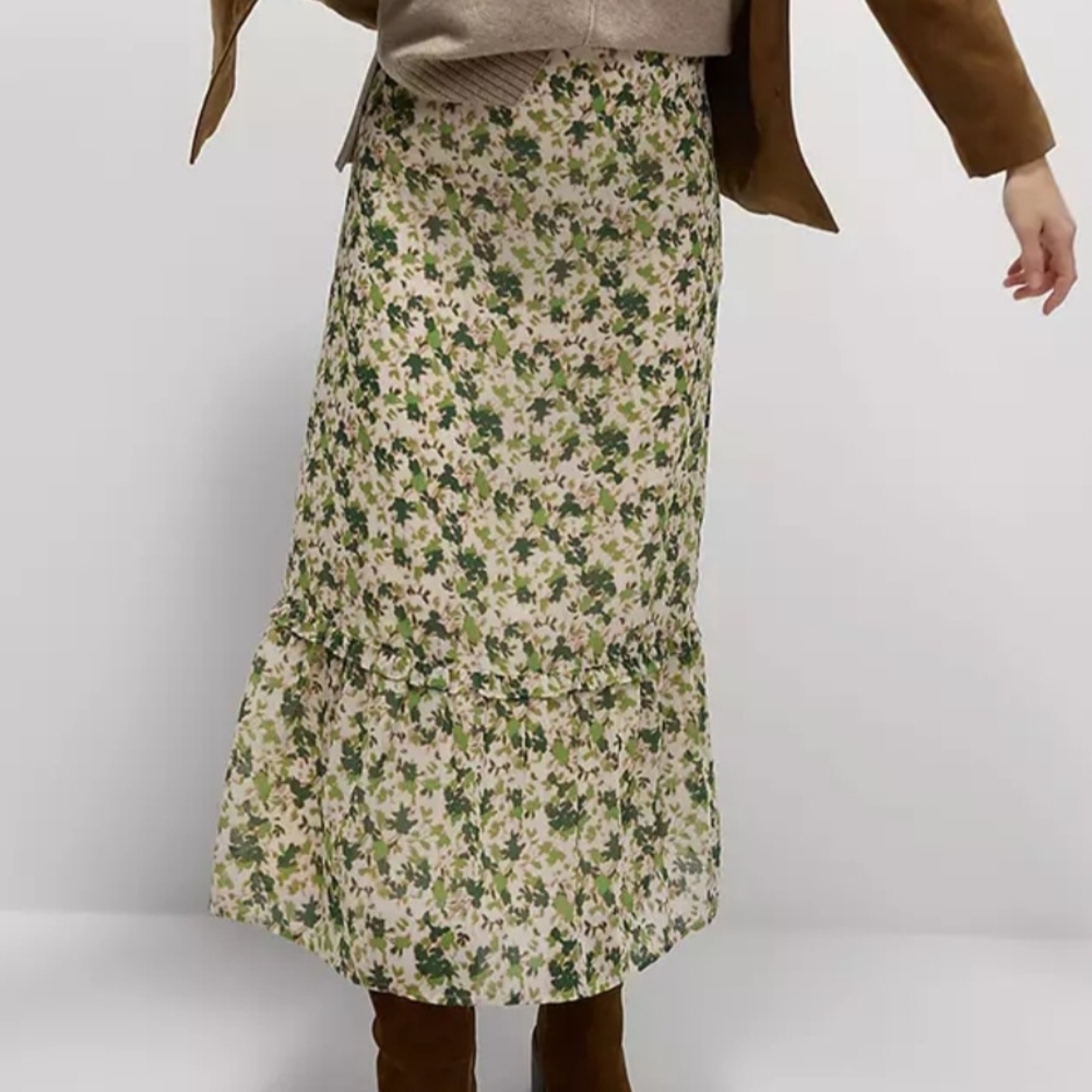 Chic Floral Maxi Skirt in Green